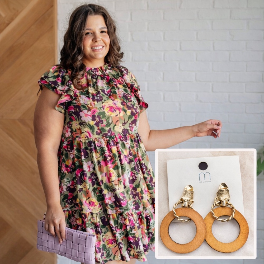 One Eleven North Floral Dress + Wood Gold Earrings Bundle Size M